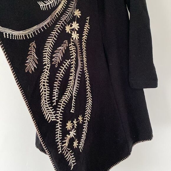 XCVI Black Floral Design Embroidered Open front draped Duster Jacket Cotton sz L - Picture 3 of 10